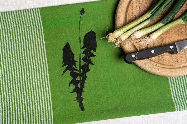 Hirschkind Hirschkind Bio & Fair-Trade-Geschirrtuch "Löwenzahn", Leaf green, – Produktbild 2 von 2