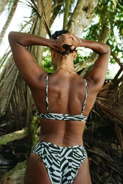 Oy Oy Bikini Oberteil „Joran“ aus Frotte-Stoff, Unreal zebra print, – Produktbild 3 von 4