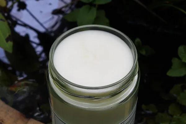 Two Hands BIO Two Hands BIO Sheabutter Duftneutral 700 ml – Produktbild 2 von 2