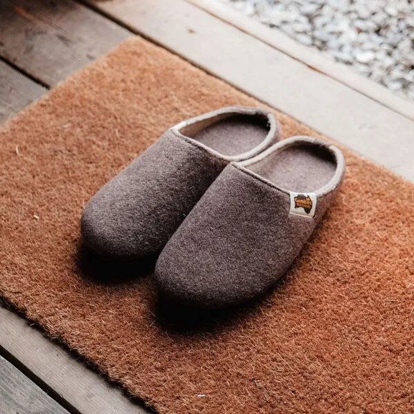 Gumbies Gumbies Slipper - Nachhaltige Hausschuhe für Damen und Herren, Braun, – Produktbild 3 von 4