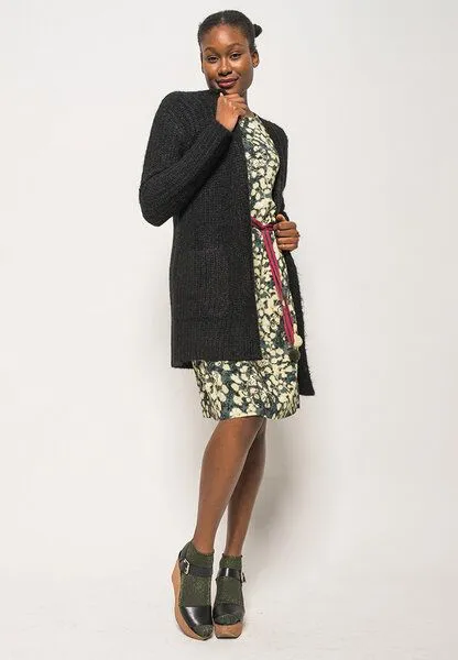 Alma & Lovis Alma & Lovis Strickjacke aus Suri-Alpaka-Woll-Mix | Suri Jacke, Raven (schwarz), – Produktbild 3 von 4