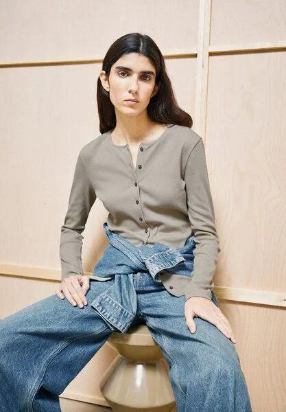 ARMEDANGELS ARMEDANGELS RIB BUTTON Damen Longsleeve aus Bio-Baumwoll Mix, Light sage, – Produktbild 4 von 5