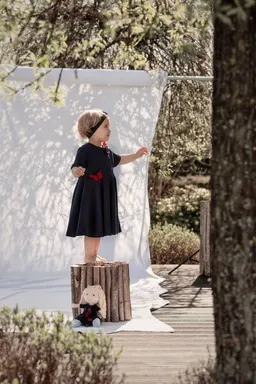 Marraine Kids Marraine Kids T-Shirtkleid mit Tellerrock aus Bio Baumwolle "ORIGAMI" – Produktbild 1 von 1