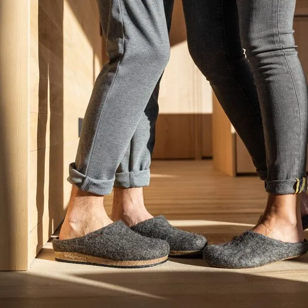 Stegmann Stegmann Filzclog 108 aus 100% seltenen Wollen - Hausschuhe für Damen & Herren - Pantoffeln mit Kork Sohle, Natural, – Produktbild 5 von 8
