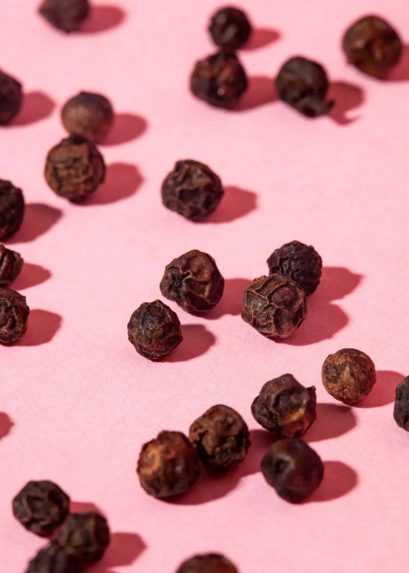 KoRo Ganze schwarze Pfefferkörner 1 kg – Produktbild 4 von 5