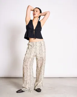 JAN N JUNE JAN 'N JUNE Damen vegan Hose Wide Origan Dalmatian Dots – Produktbild 1 von 1