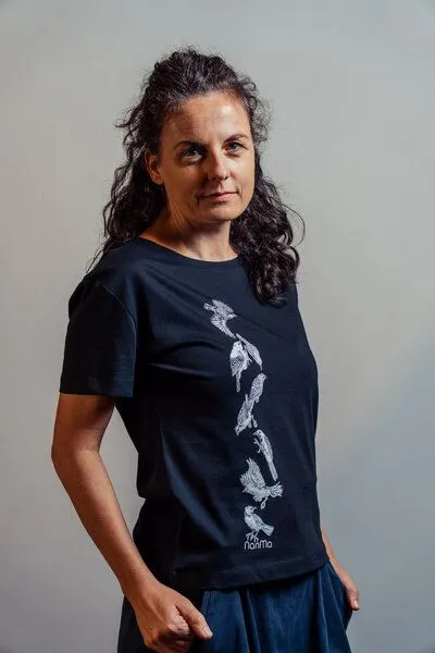 NanMa NanMa Shirt Vögel | Bio-Baumwolle | lokal handbedruckt in Österreich | Damen | loose fit | schwarz – Produktbild 2 von 4