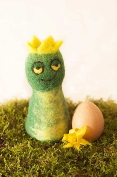 short'n'pietz short'n'pietz Froschkönig als Filz Eierwärmer – Produktbild 2 von 2