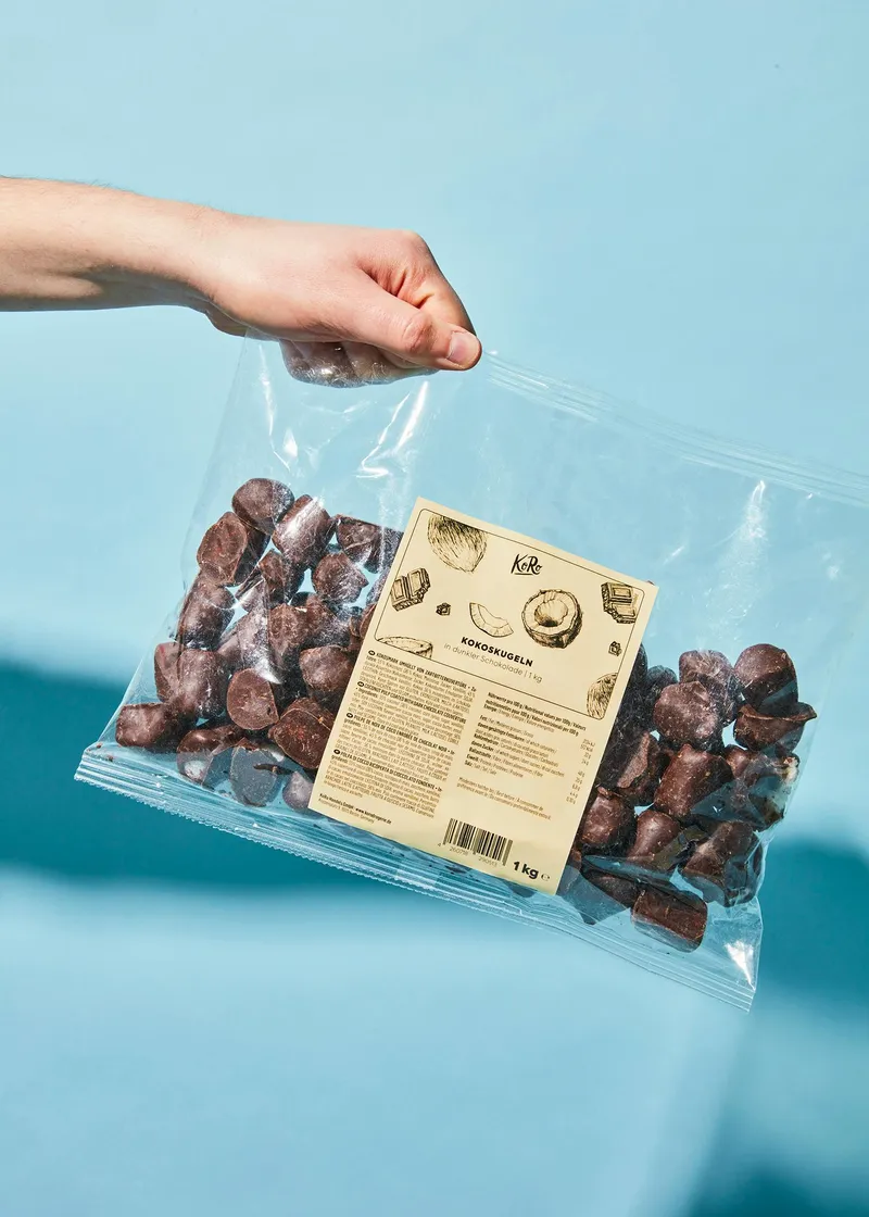 KoRo Kokoskugeln in dunkler Schokolade 1 kg – Produktbild 5 von 5