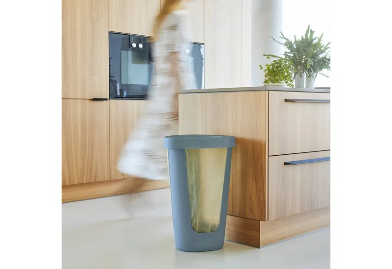 rotho rotho Mülleimer Fabu Müllsackständer gelber Sack mit Deckel, recyceltem Kunststoff, geeignet für gelbe Säcke, Blau, – Produktbild 3 von 5