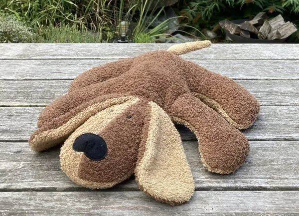 Efie Efie Bio Spiel- und Kuscheltier Hund, braun, Bio Baumwolle (KBA), recycelte Füllung – Produktbild 3 von 3