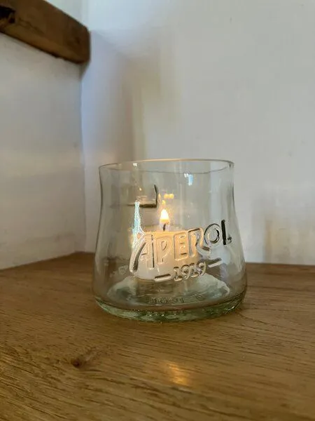 MaBe MaBe Teelichthalter - Upcycling aus der leergetrunkenen 0,7l Aperol Flasche - Nachhaltigkeit auf deinem Tisch – Produktbild 1 von 3