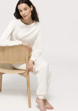 hessnatur hessnatur Pyjama Regular PureNATURE aus reiner Bio-Baumwolle – Produktbild 1 von 1