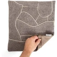 nahtur design nahtur-design Dekokissen "zero-waste" aus kuscheliger Schurwolle | Unikate, Mathilde, – Produktbild 1 von 1