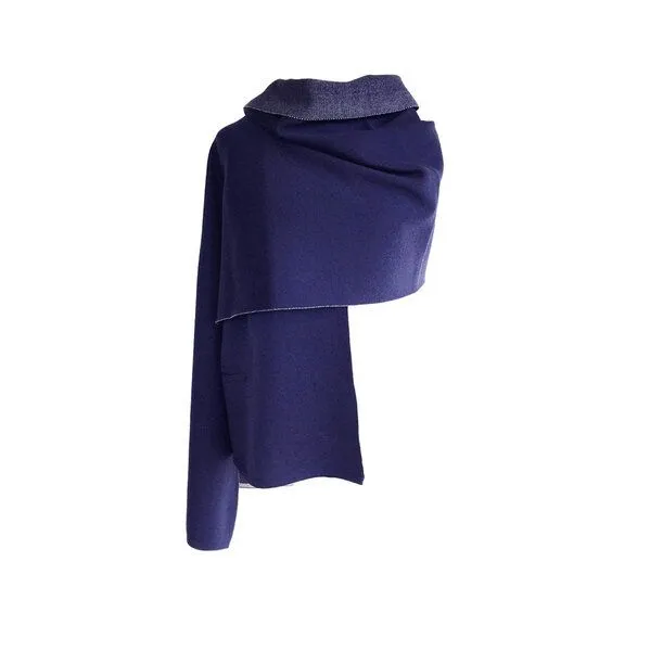 austriandesign.at austriandesign.at EIN LochSchal reversibel aus extrafeiner Merinowolle, Blau/grau, – Produktbild 2 von 4