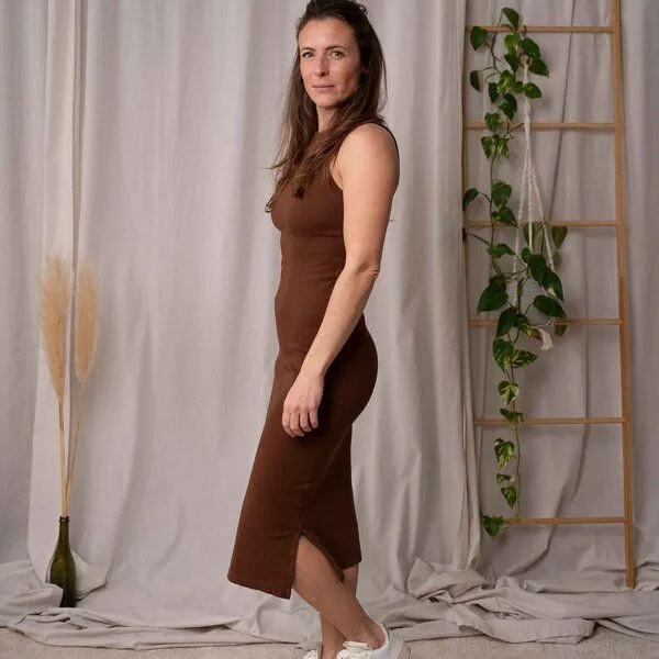 Vresh Clothing Vresh Clothing Violetta - Rib Kleid aus Biobaumwolle, Kastanie, – Produktbild 2 von 3