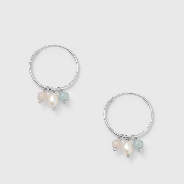 fejn jewelry fejn jewelry Creole 'triple gemstone hoop' mit Perlen und Halbedelsteinen, Silber / aquamarine - rosenqua, – Produktbild 1 von 3