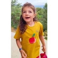 MelaDi Meladi Kinder Shirt aus Biobaumwolle - Apfel auf Ocre Gelb – Produktbild 1 von 1