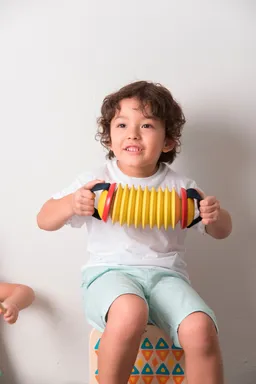 PlanToys PlanToys Kinder Trommel fest aus Kautschukholz Maße 16 x 16 x 8 cm – Produktbild 1 von 1