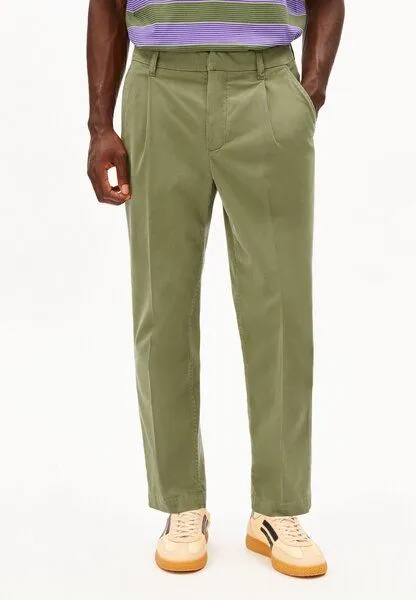 ARMEDANGELS ARMEDANGELS TAAMIR PLEATED Herren Chinohose aus Bio-Baumwolle, Fatigue green, – Produktbild 1 von 4