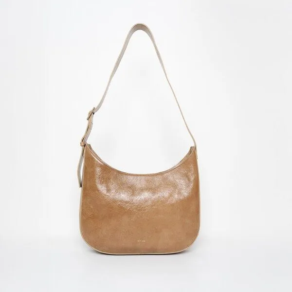 ann kurz ann kurz Versatile Hobo – Hobo-Tasche aus Leder, Patent taupe, – Produktbild 1 von 3