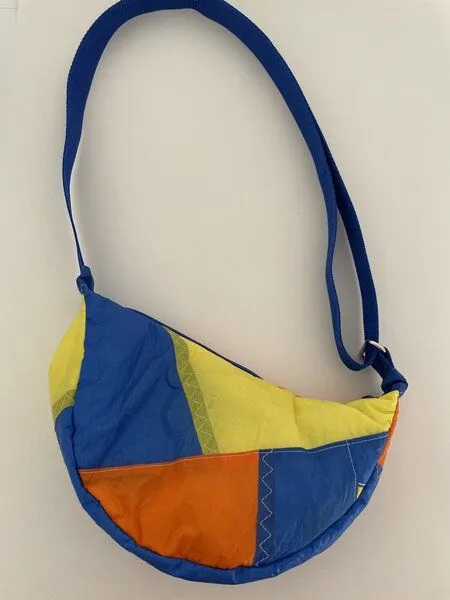 Skrabak Skrabak Upcycling-Bauchtasche aus Segeltuch (handgefertigte Unikate), Blau-gelb-orange, – Produktbild 2 von 4