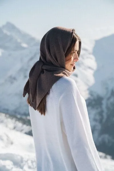Kopyto Kopyto BIRUANG XL Große Bandana / Halstuch 100% Merinowolle RWS-zertifiziert, ökologisch, unifarben, Braun, – Produktbild 2 von 3