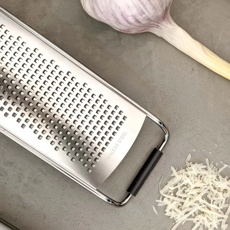Chefkoch trifft Fackelmann Chefkoch trifft Fackelmann Reibe fein München, 31cm – Produktbild 3 von 3