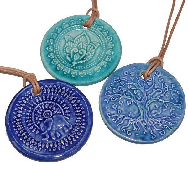 Schönes aus Indochina Schönes aus Indochina Schmuck aus Keramik, Medaillon Elefant, Lotus und Lebensbaum, Ocean, – Produktbild 4 von 4