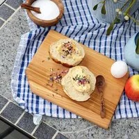 NATUREHOME NATUREHOME Schneidebrett Frühstücksbrett Holz Massiv mit Eierbecher – Produktbild 1 von 1