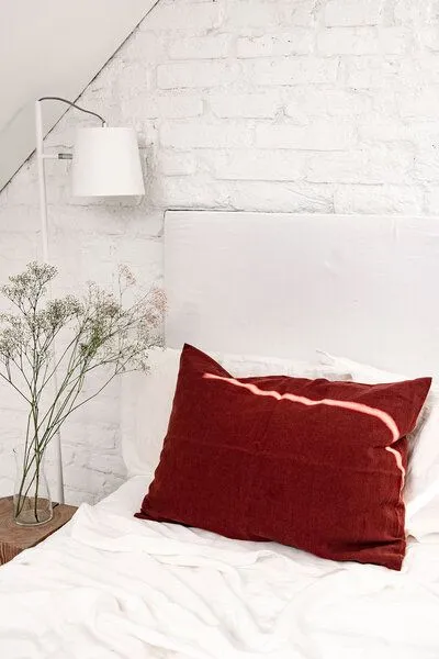 AmourLinen AmourLinen Kopfkissenbezug aus Leinen, Terracotta (rot), – Produktbild 1 von 3