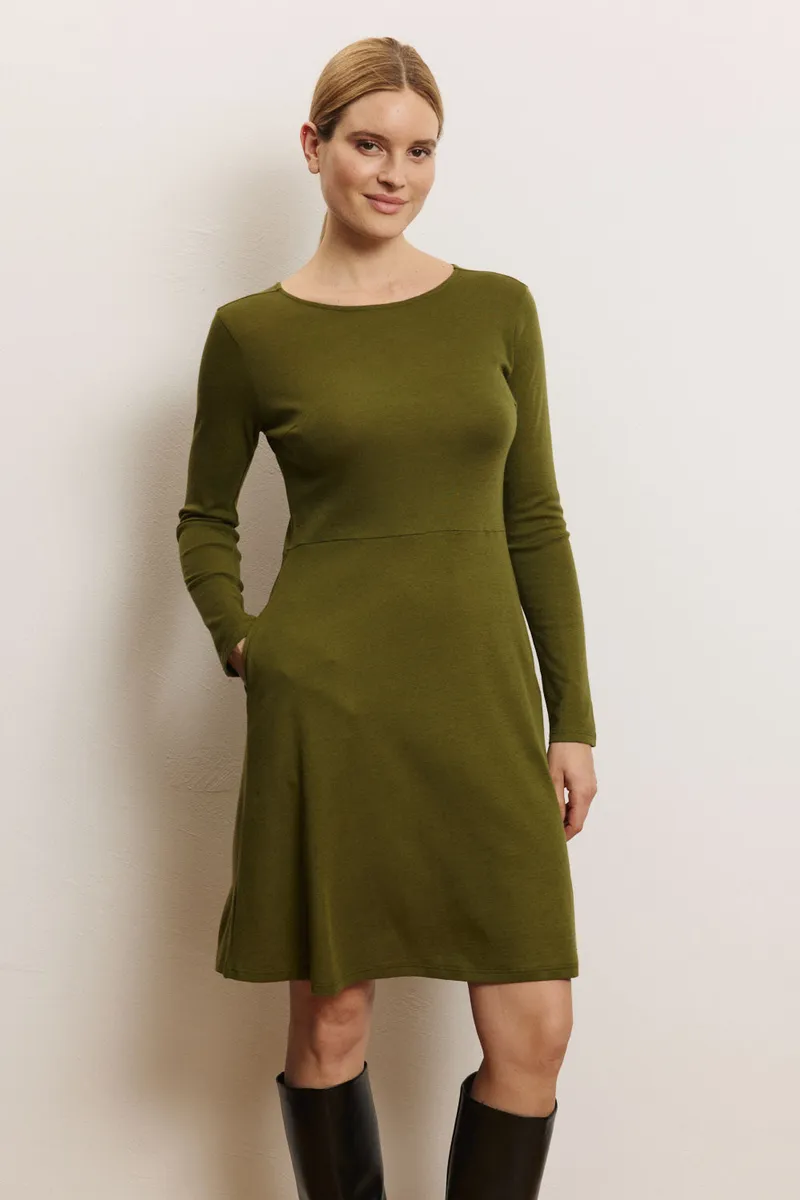 Tranquillo Tranquillo Jersey-Kleid Moonii aus Biobaumwolle, Olive, – Produktbild 2 von 6