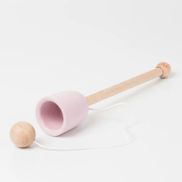 Me&Mine Becher und Ball aus Holz von Me&Mine, Pink, – Produktbild 1 von 3