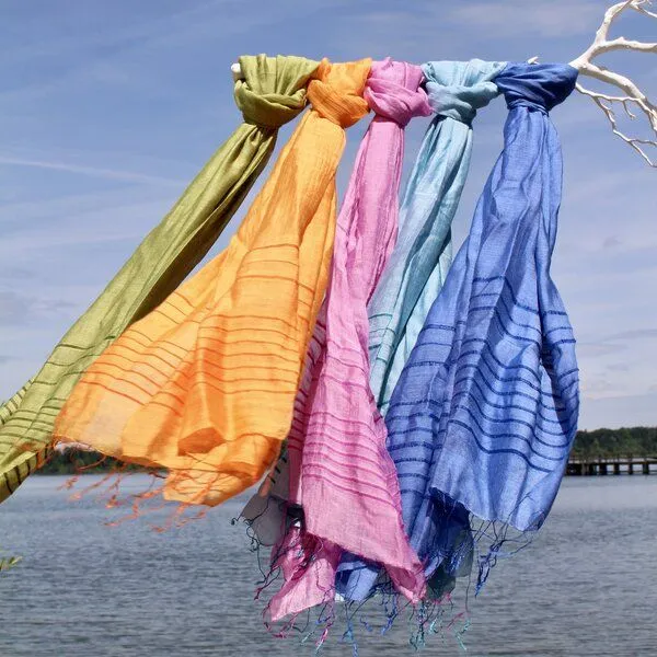 Schönes aus Indochina Schönes aus Indochina Sommerschals aus Viskose und Seide, Pink, – Produktbild 1 von 2