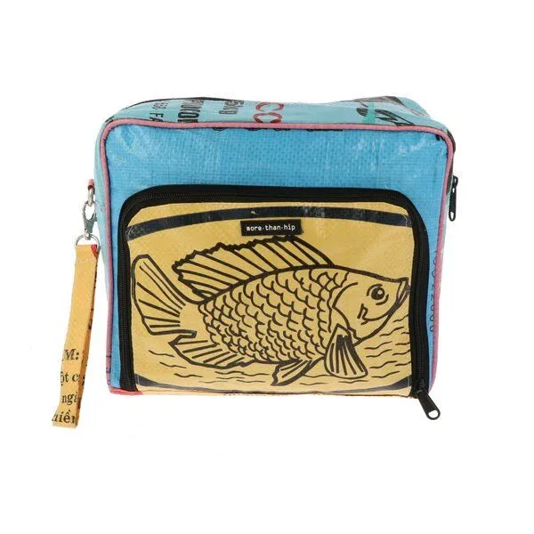 MoreThanHip MoreThanHip XL Kulturtasche (6,5 Liter) aus recycelten Fischfutterbeuteln - Lexi, Blau/gelb, – Produktbild 1 von 4