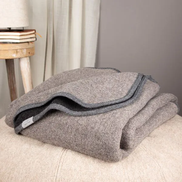 nahtur-design nahtur-design Lodendecke | Warme Wolldecke | Kuscheldecke aus 100% Schurwolle, Braun/schwarz, – Produktbild 3 von 4