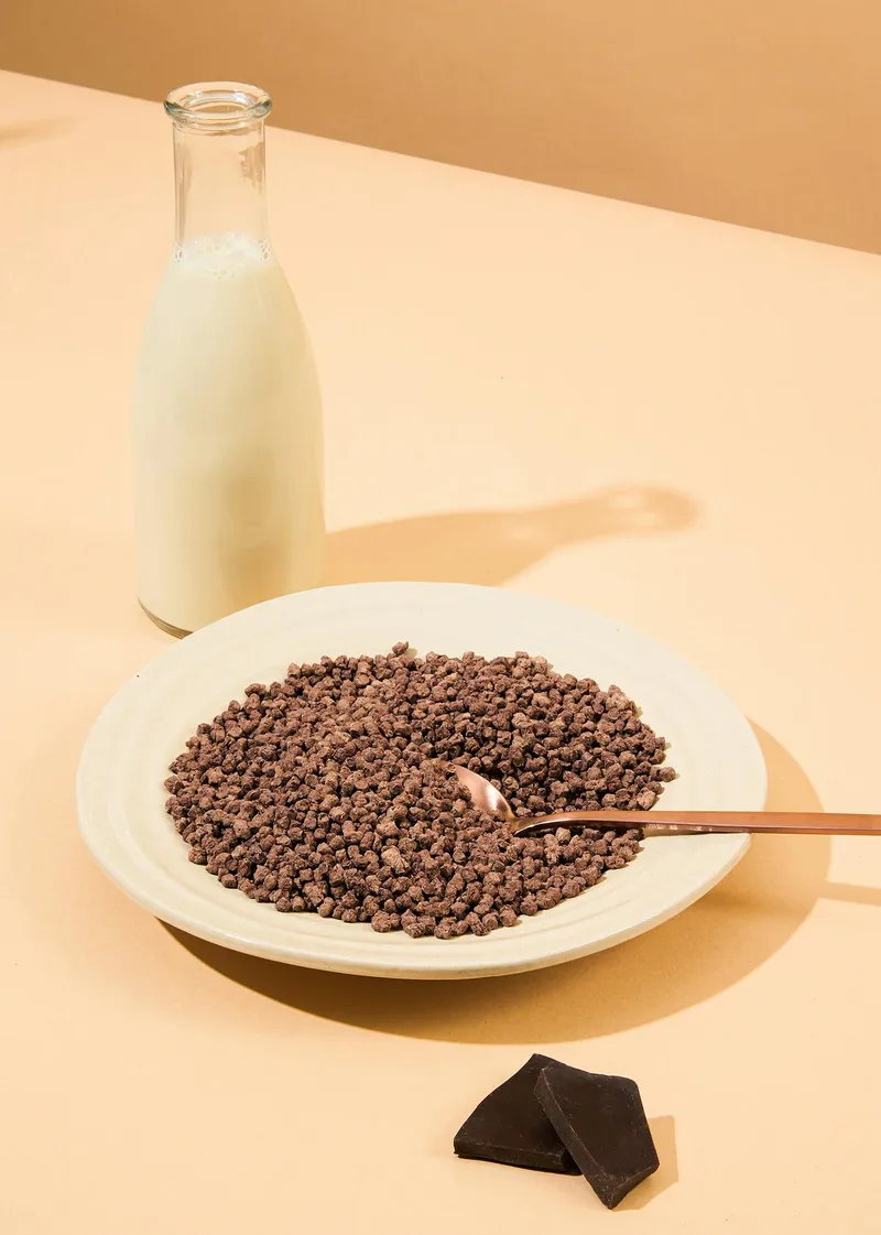 KoRo Erbsen Protein Crispies mit Kakao und 48 % Protein 1 kg – Produktbild 1 von 5