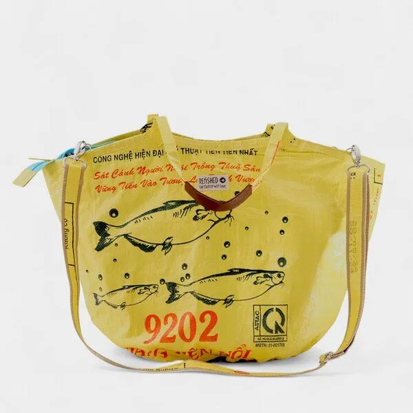 REFISHED fair fashion REFISHED fair fashion Tasche 'SOULMATE ZIP' Limitierte Edition! - upcycelte Fischfuttersäcke, #fish gelb-dollar - paisley, – Produktbild 4 von 5