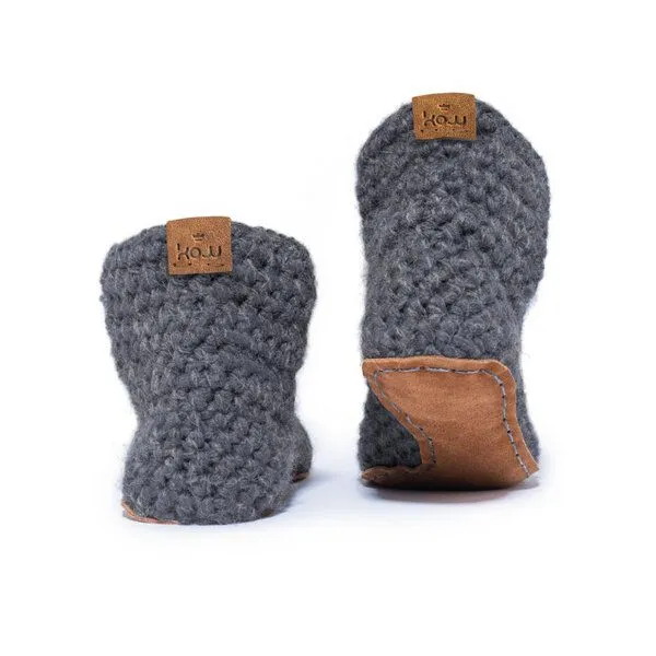 Kingdom of Wow Warme Hüttenschuhe aus weichem Wollgarn – Damen & Herren, gehäkelt & handgefertigt | Kingdom of Wow, Charcoal, – Produktbild 4 von 4