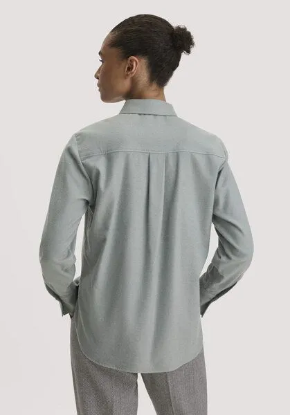 hessnatur hessnatur Flanell Bluse Relaxed aus Bio-Baumwolle mit TENCEL Lyocell, Nebelblau, – Produktbild 2 von 4