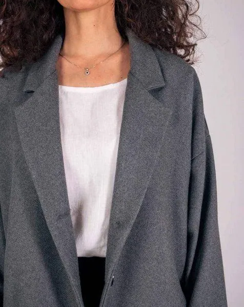Aatise Aatise Damen-Oversize Mantel Zaneta aus upgecycelter Kammwolle, Grau, – Produktbild 2 von 4