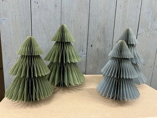 MoreThanHip MoreThanHip Dekorative Papier-Weihnachtsbäume (2er-Set) - Picea, Olivgrün, – Produktbild 4 von 4
