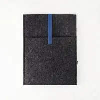 matilda k manufaktur matilda k. manufaktur Minimalistische Laptophülle aus Wollfilz 'max' mit Einsteckfach | für MacBook |Air| Pro 13|14|15|16 Zoll, Anthrazit-mittelblau, – Produktbild 1 von 1