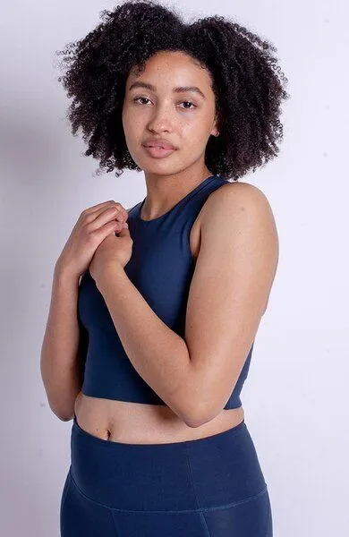 Girlfriend Collective Girlfriend Collective Damen Yoga-BH-Top Dylan aus recycelten Plastikflaschen, Mitternachtsblau, – Produktbild 3 von 4