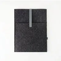 matilda k manufaktur matilda k. manufaktur Minimalistische Laptophülle aus Wollfilz 'max' mit Einsteckfach | für MacBook |Air| Pro 13|14|15|16 Zoll, Anthrazit-grau, – Produktbild 1 von 1