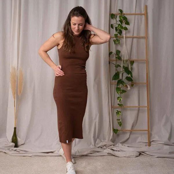 Vresh Clothing Vresh Clothing Violetta - Rib Kleid aus Biobaumwolle, Kastanie, – Produktbild 3 von 3