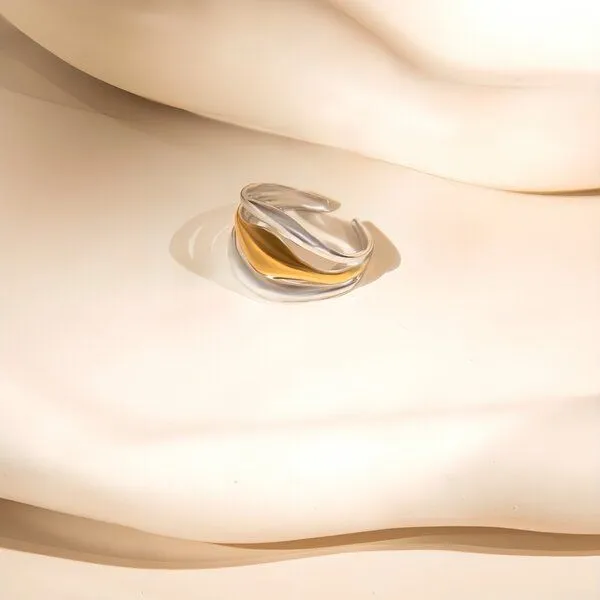 ELEKTROPULLI ELEKTROPULLI Größenverstellbarer Silber WAVY Ring, Gold, – Produktbild 2 von 4