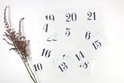 STUDIO KARAMELO STUDIO KARAMELO Adventskalender Zahlen | 24 Adventskalenderzahlen zum Aufkleben | Recyclingpapier – Produktbild 1 von 1
