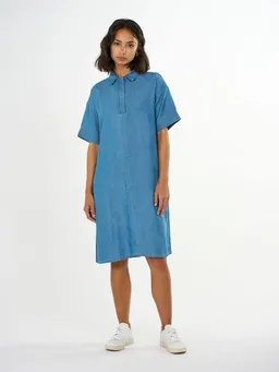 KnowledgeCotton Apparel KnowledgeCotton Apparel Jeans Kleid - A-Shape Denim Dress - aus Tencel – Produktbild 1 von 1