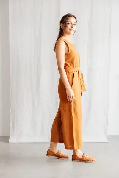 Jyoti - Fair Works Jyoti - Fair Works Baumwoll Jumpsuit Daksha, Haselnuss, – Produktbild 4 von 4